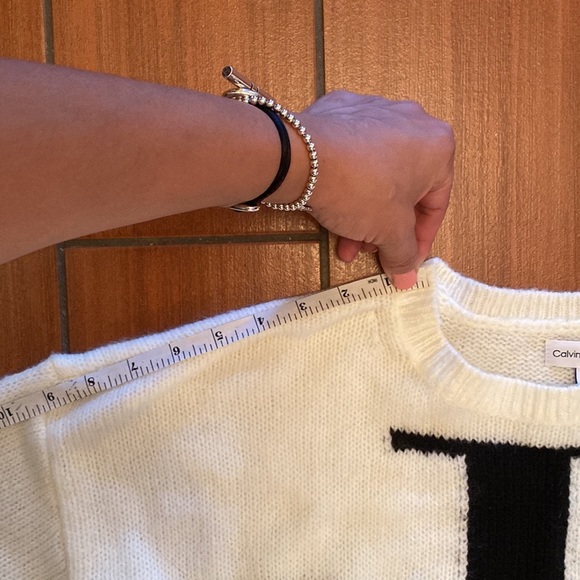 Calvin Klein oversize sweater size small - Picture 12 of 12